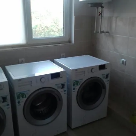 Gelena מלון אוזהורוד